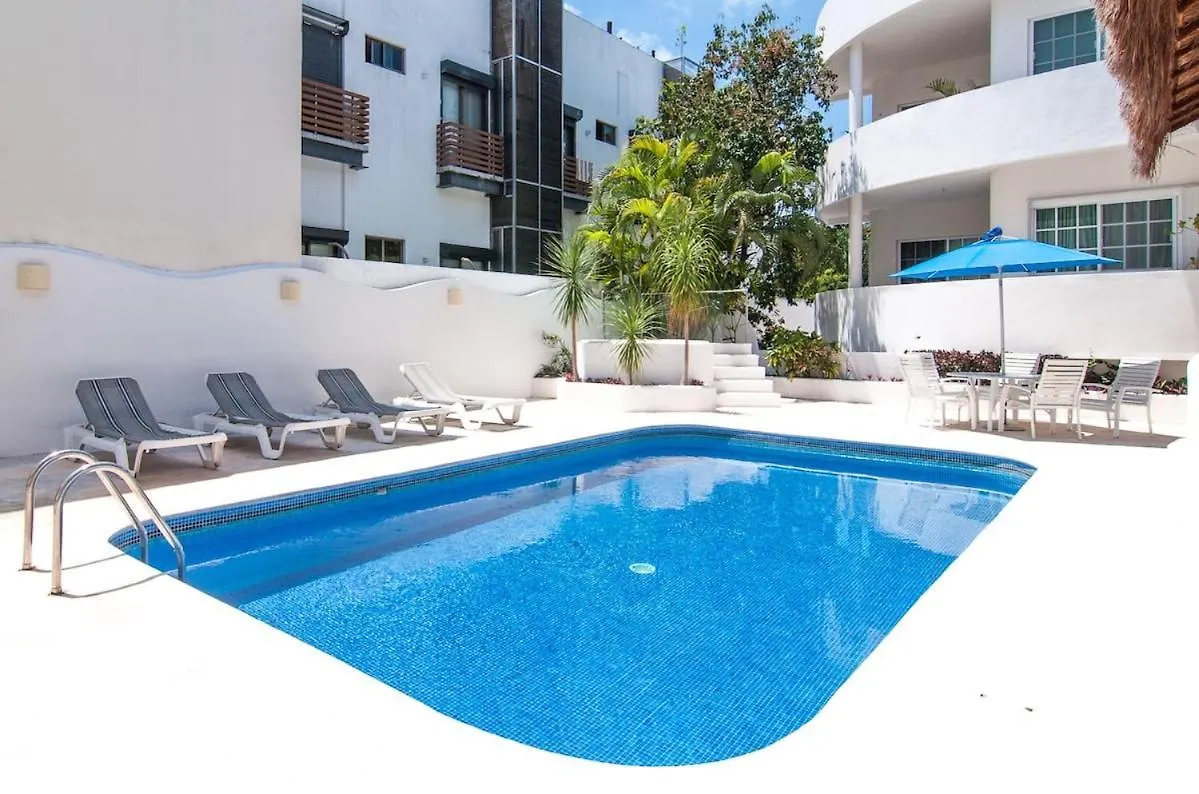 Lovely 4 Bedroom Condo In The Heart Of Downtown Playa del Carmen Mexiko