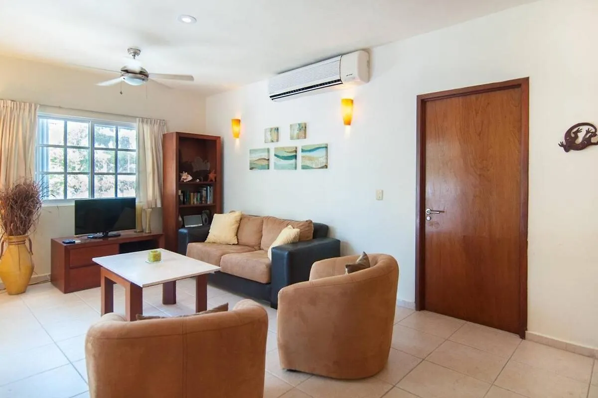 Lovely 4 Bedroom Condo In The Heart Of Downtown Playa del Carmen Apartment