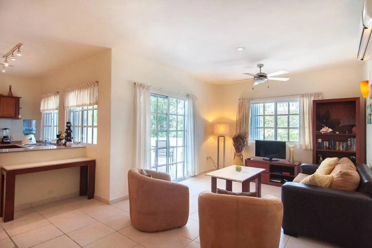 Lovely 4 Bedroom Condo In The Heart Of Downtown Playa del Carmen Apartment